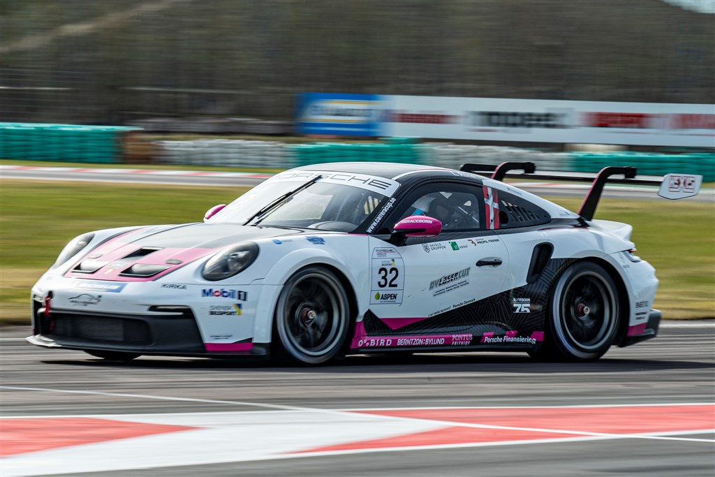 I år skal Lærke Rønn køre race i denne Porsche 911 GT3 Cup-racer.
(Foto: A1 Work)